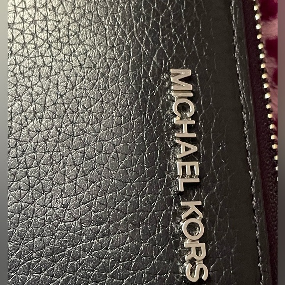MICHAEL KORS WALLET,Michael Kors Black Pebbled Leather Wallet - Picture 6 of 15